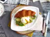 Kanapka brunchowa z croissantem, zdjęcie 1