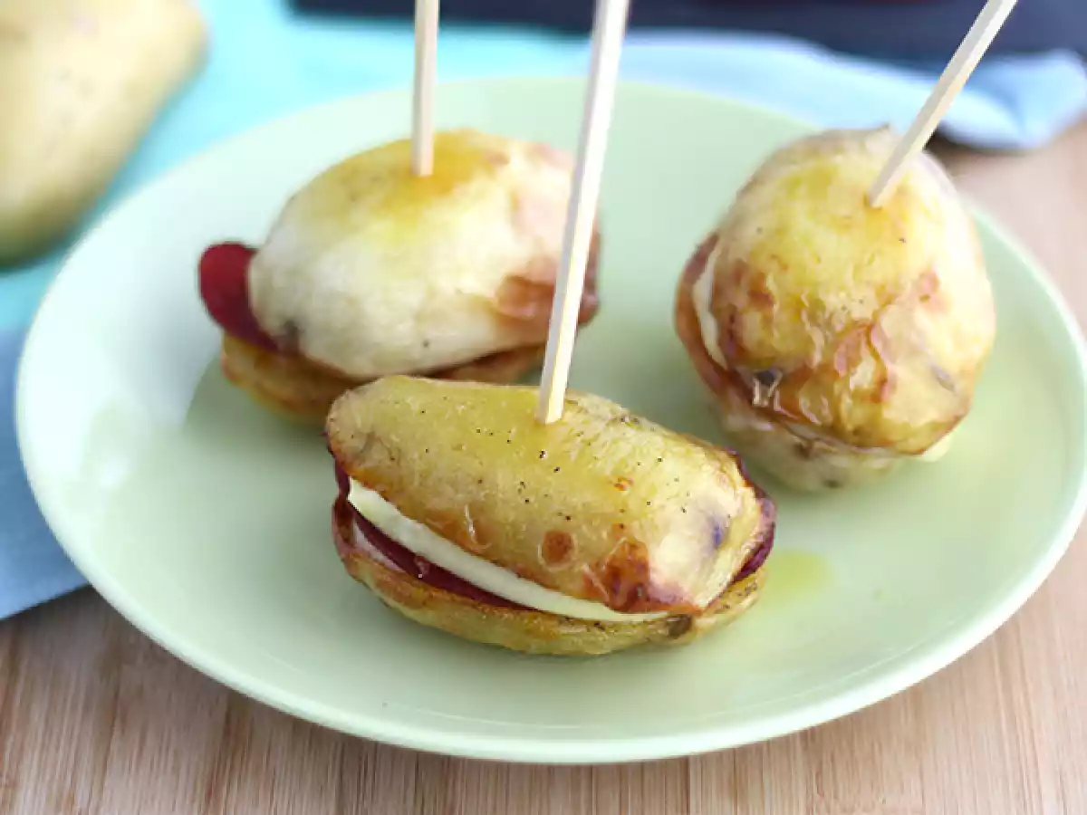 Kanapka z serem raclette i ziemniakami