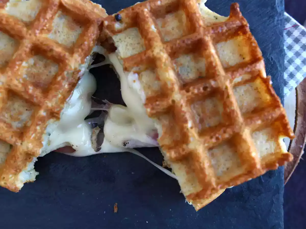 Kanapka z waflami ziemniaczanymi z raclette - najlepsze danie komfortowe - zdjęcie 6