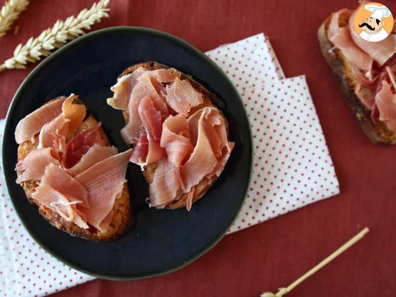Kanapki z pomidorem i szynką Serrano - zdjęcie 5
