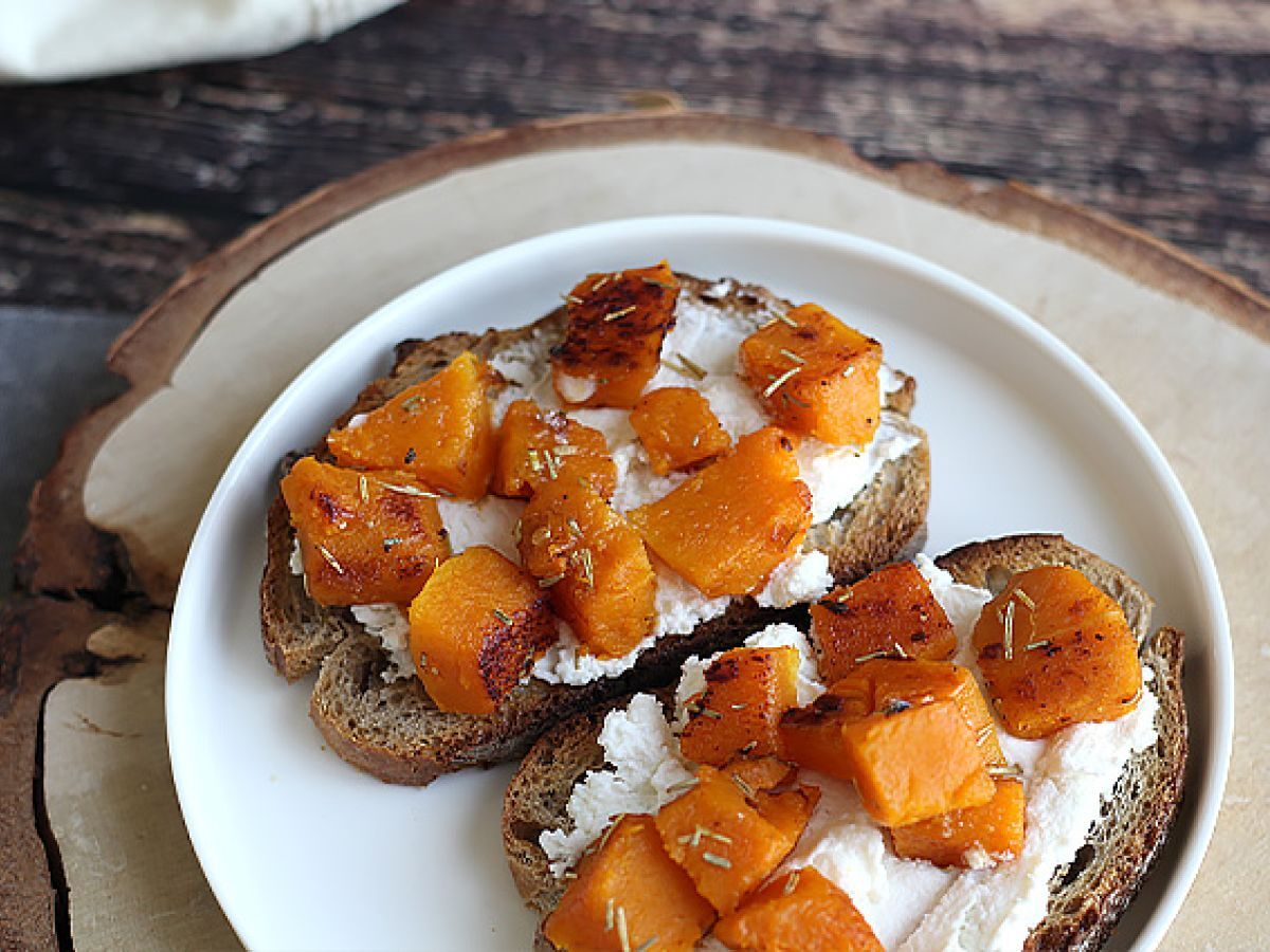 Kanapki z ricottą i dynią butternut oraz jajkiem - zdjęcie 2