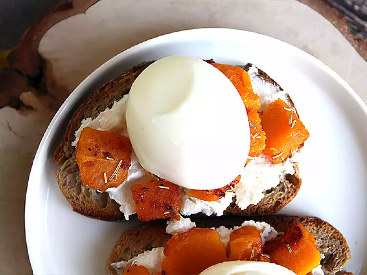 Kanapki z ricottą i dynią butternut oraz jajkiem - zdjęcie 3