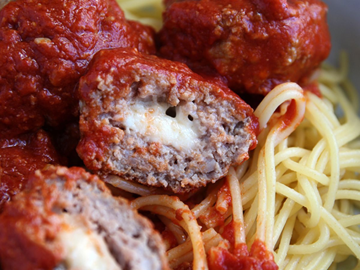 Klopsiki cielęce nadziewane serem mozzarella - zdjęcie 3