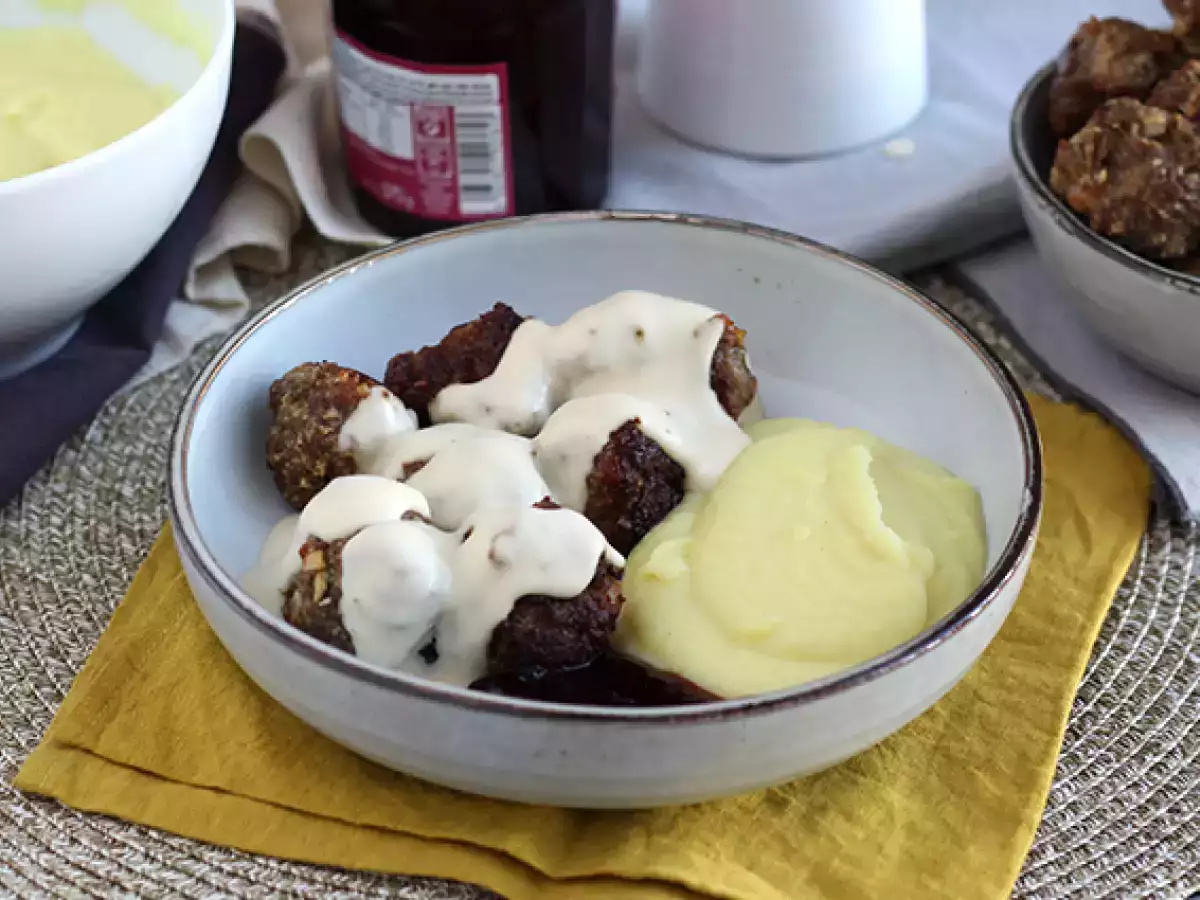 Klopsiki IKEA z sosem śmietanowym