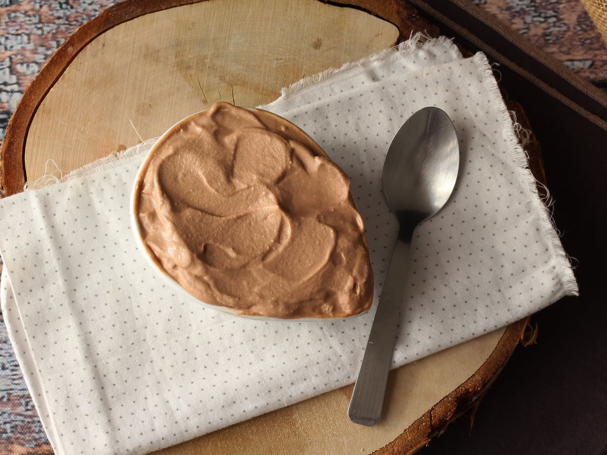 Krem do smarowania Nutella, idealny do dekoracji ciast i tortów. - zdjęcie 3