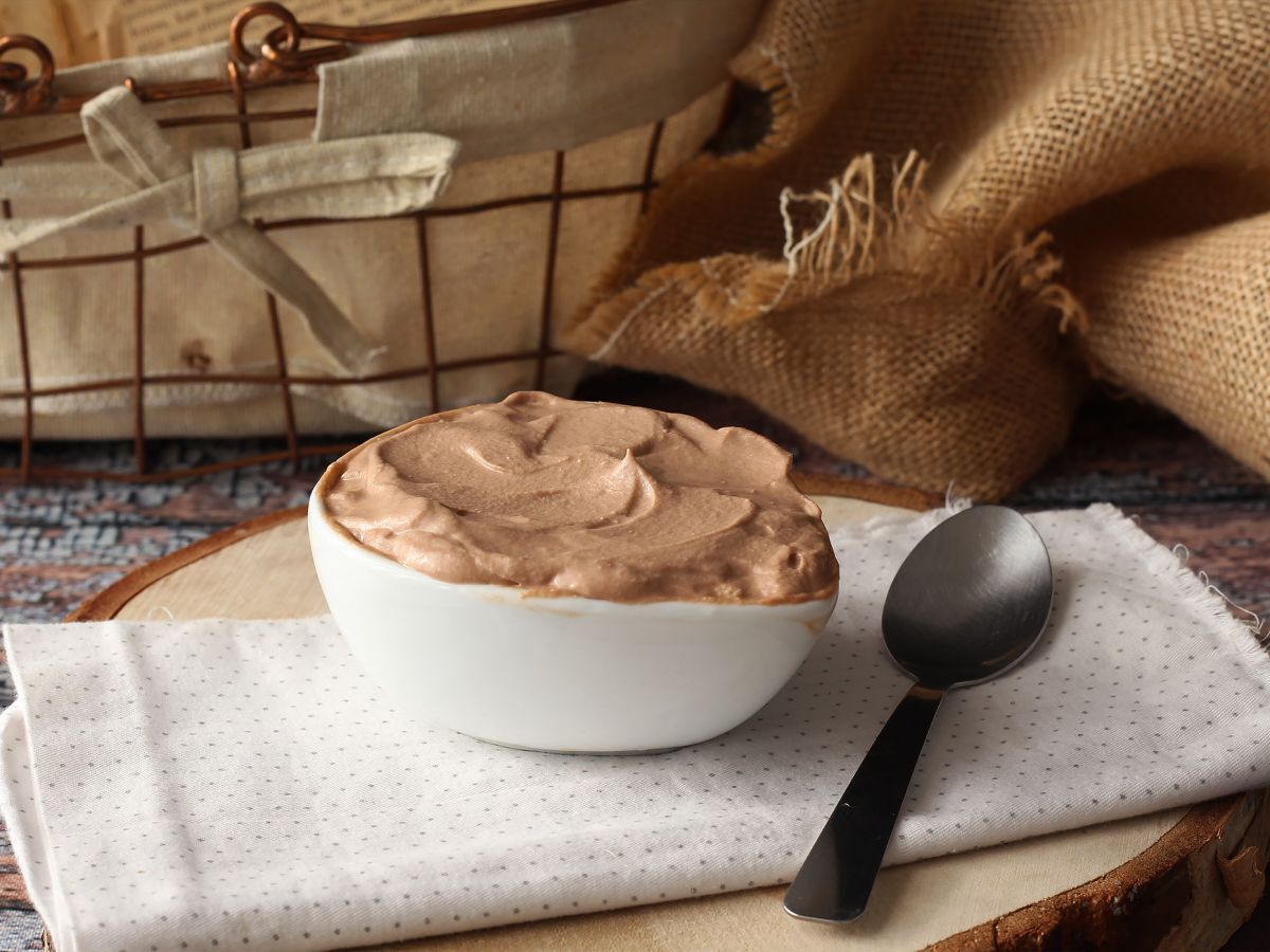 Krem do smarowania Nutella, idealny do dekoracji ciast i tortów. - zdjęcie 4