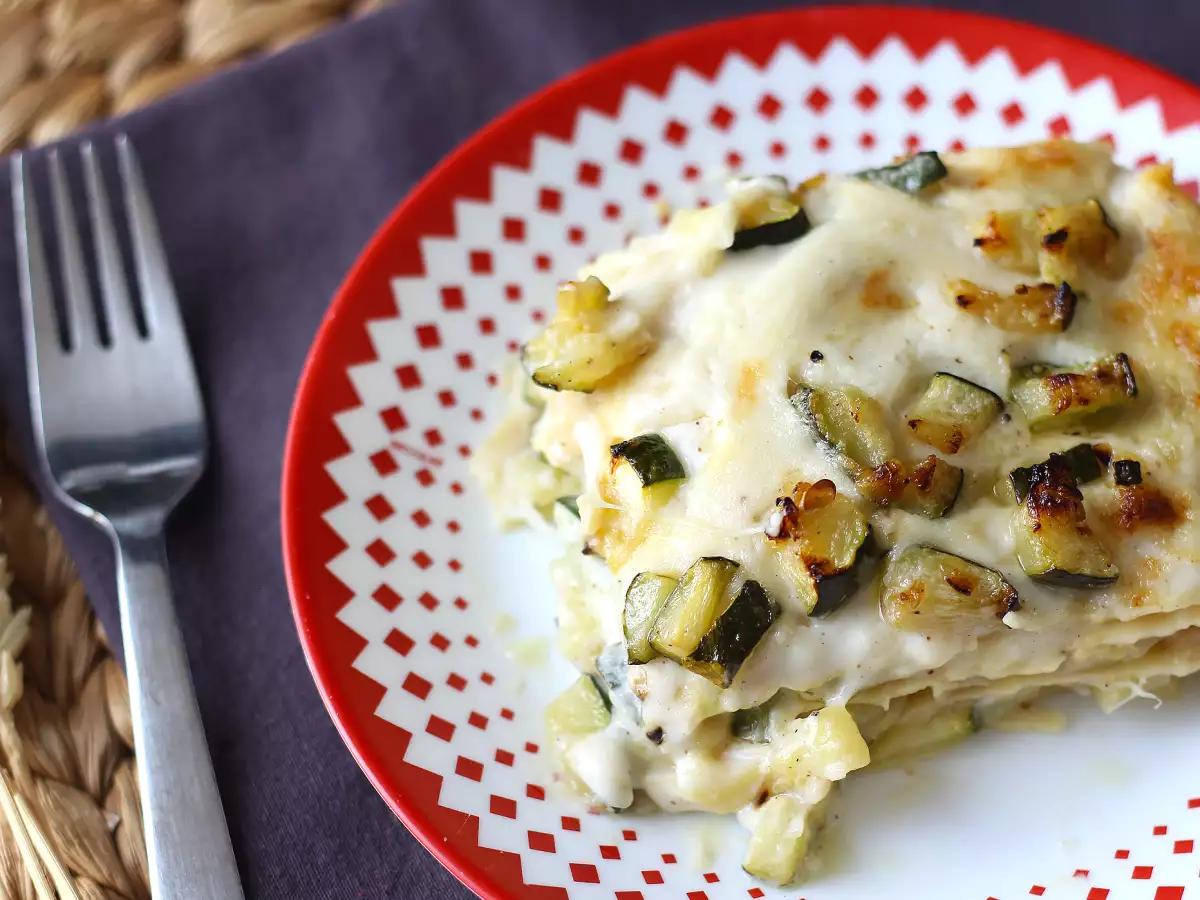 Kremowa lasagne z cukinią: najlepszy wegetariański przepis, którego warto spróbować! - zdjęcie 6