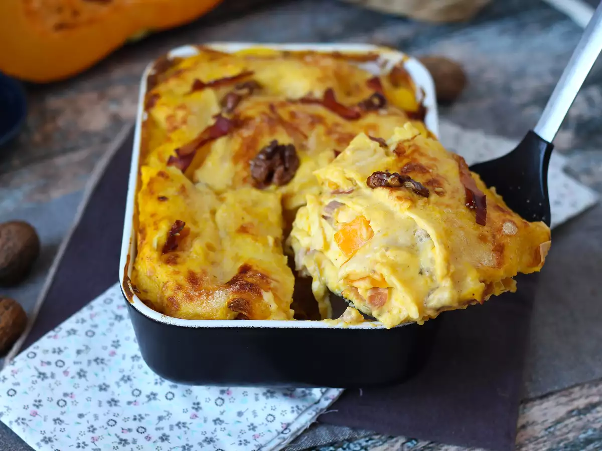Kremowe i chrupiące lasagne z dynią, speckiem i orzechami - zdjęcie 7