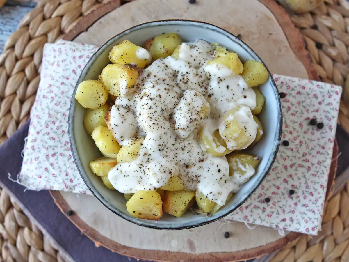 Kremowe ziemniaki cacio e pepe z piekarnika: łatwy dodatek, który zachwyci wszystkich! - zdjęcie 6