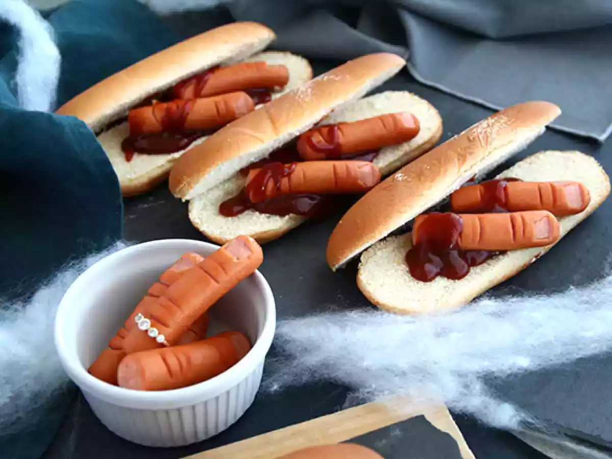 Krwawe hot dogi na Halloween - zdjęcie 2