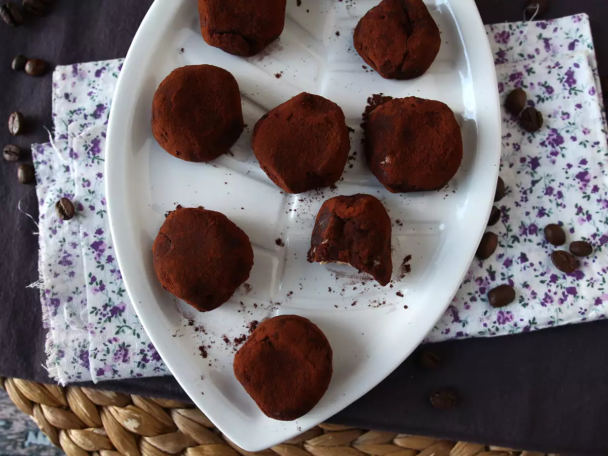 Kuleczki tiramisu – włoski deser w mini porcji, idealny do kawy! - zdjęcie 2