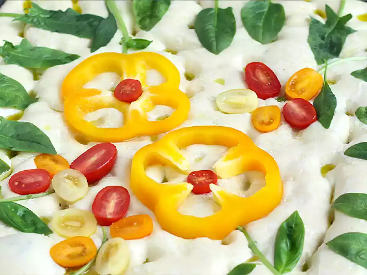 Kwiatowa focaccia - sztuka focaccia - zdjęcie 3