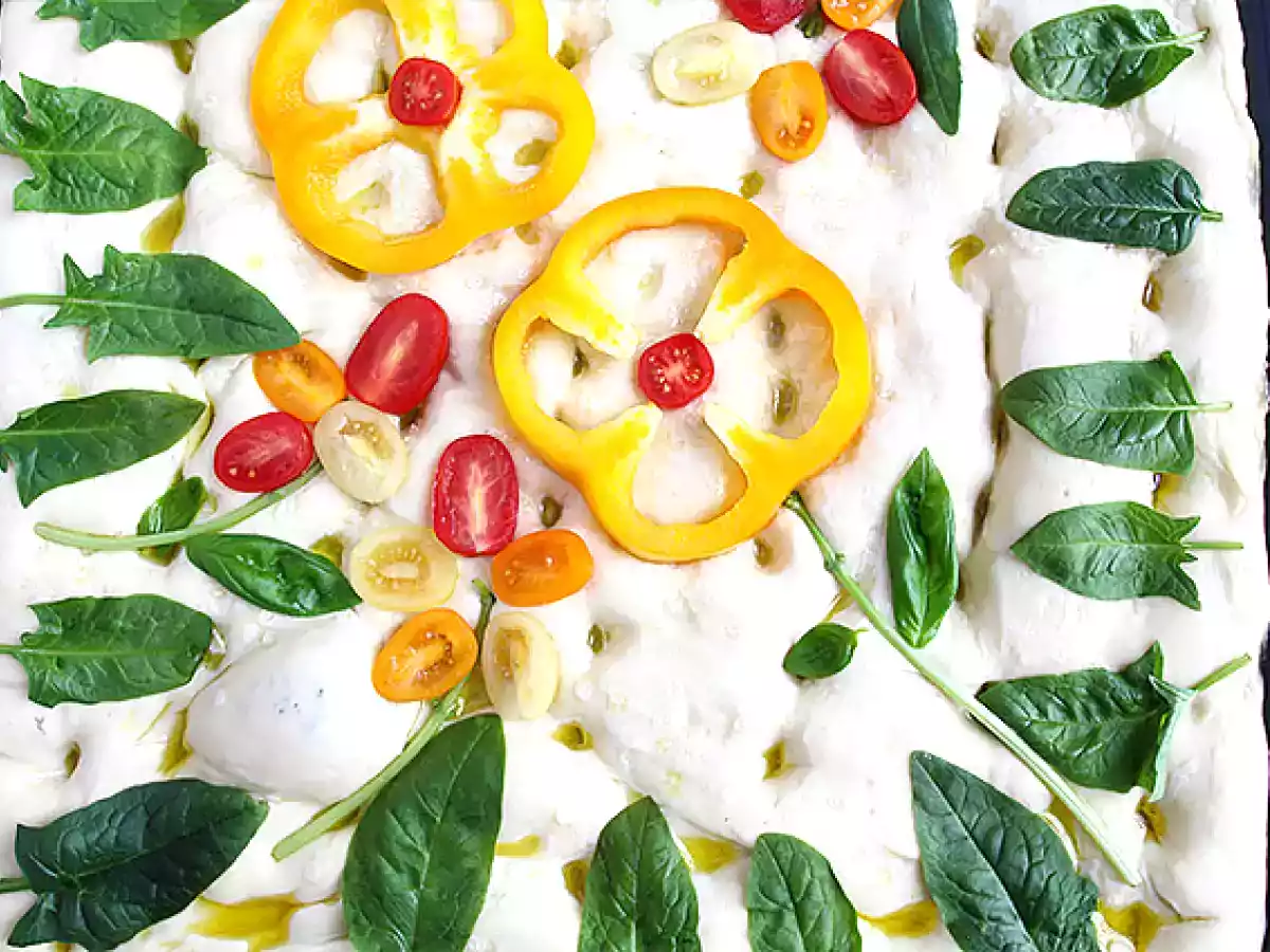 Kwiatowa focaccia - sztuka focaccia - zdjęcie 4