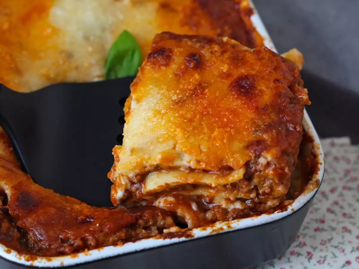 Lasagne bolognese – przepis, który wszyscy uwielbiają! - zdjęcie 8