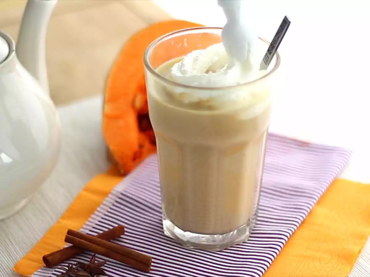 Latte z przyprawą dyniową - zdjęcie 4