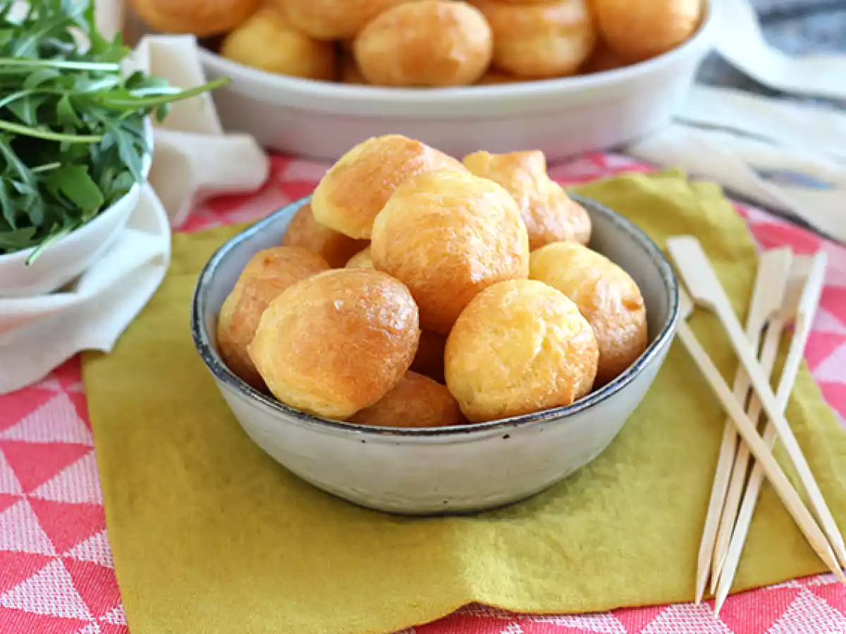 Łatwe gougères serowe