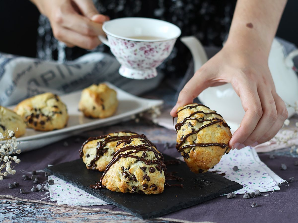 Łatwe i bardzo puszyste scones czekoladowe