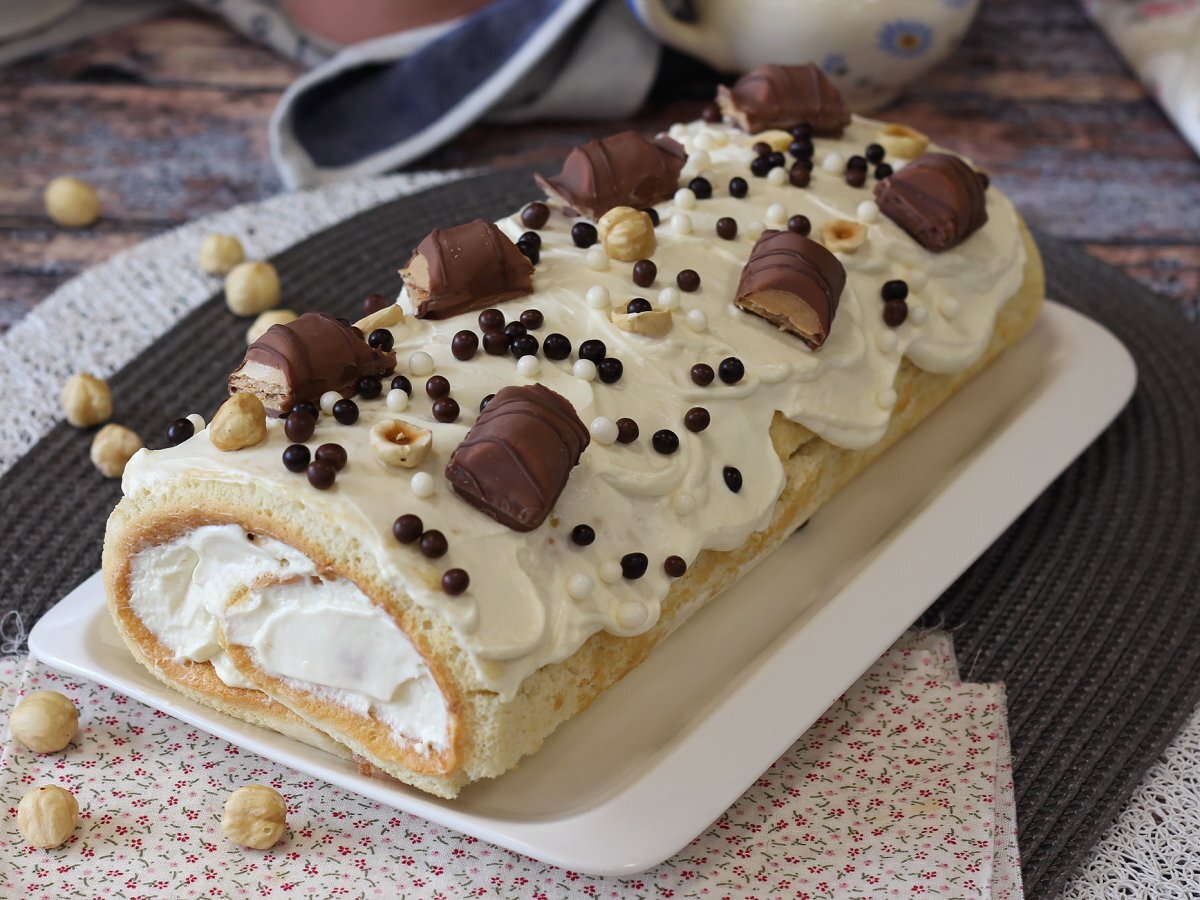 Łatwy roladek o smaku Kinder Bueno, idealny jako tort urodzinowy lub jako bûche na Boże Narodzenie! - zdjęcie 4