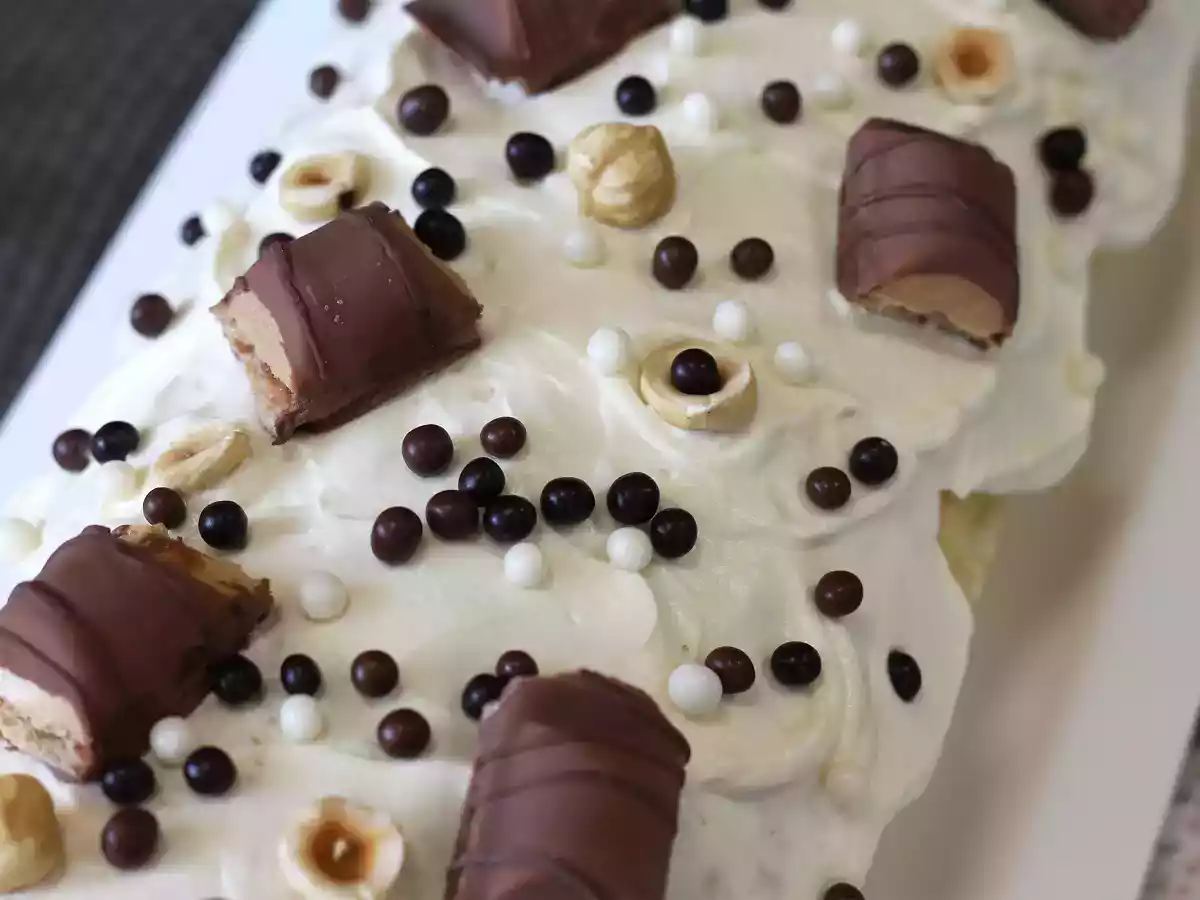 Łatwy roladek o smaku Kinder Bueno, idealny jako tort urodzinowy lub jako bûche na Boże Narodzenie! - zdjęcie 7