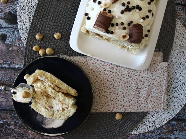 Łatwy roladek o smaku Kinder Bueno, idealny jako tort urodzinowy lub jako bûche na Boże Narodzenie! - zdjęcie 2