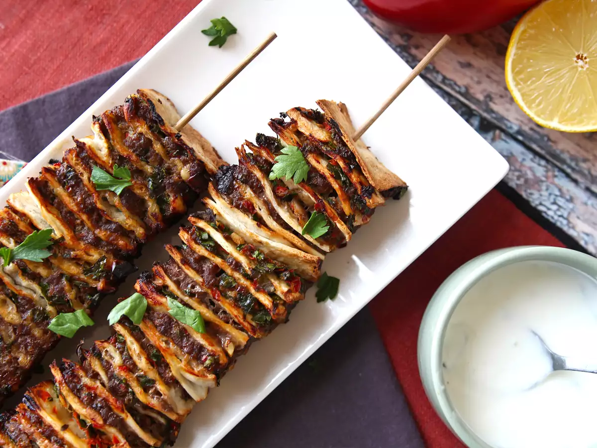 Lavash kebab z tortillami, czyli słynne łatwe kebaby pieczone w piekarniku!