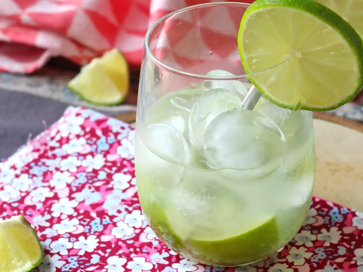 Lemon Caipirinha: łatwy do przygotowania brazylijski drink bez shakera do koktajli - zdjęcie 4