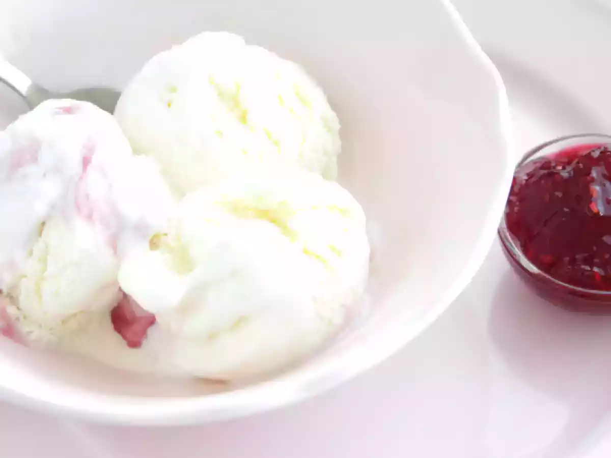 Lody jogurtowe z malinami - zdjęcie 2