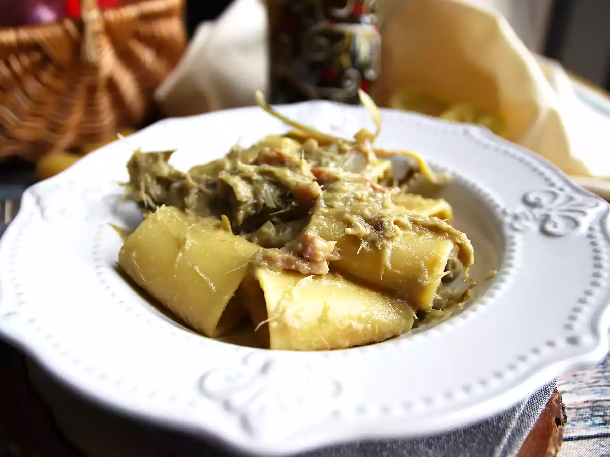 Makaron z karczochami i boczkiem - smaczne i łatwe w przygotowaniu pierwsze danie
