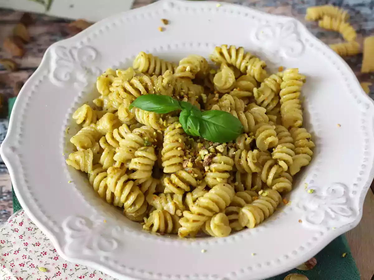 Makaron z pesto pistacjowym - smaczny i łatwy przepis do przygotowania - zdjęcie 3