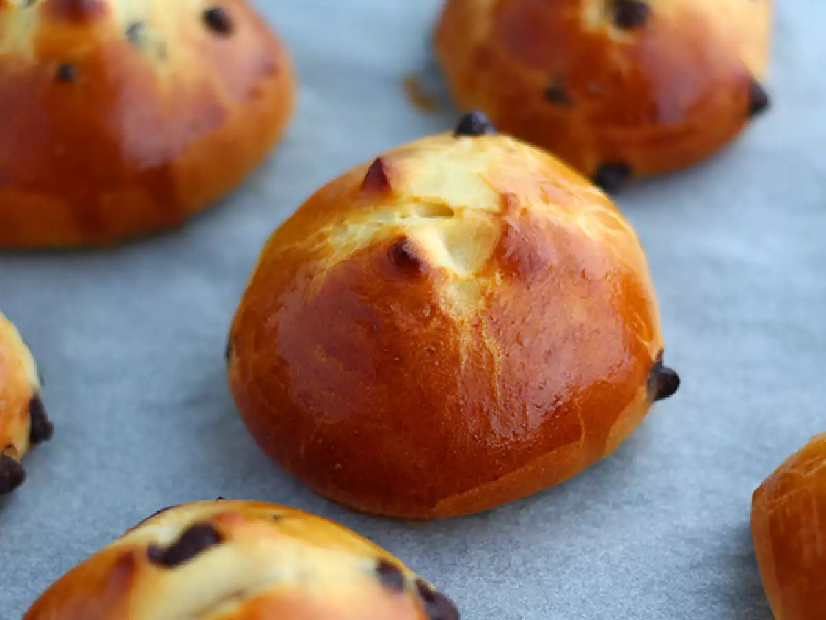Małe bułeczki brioche z czekoladą - zdjęcie 2