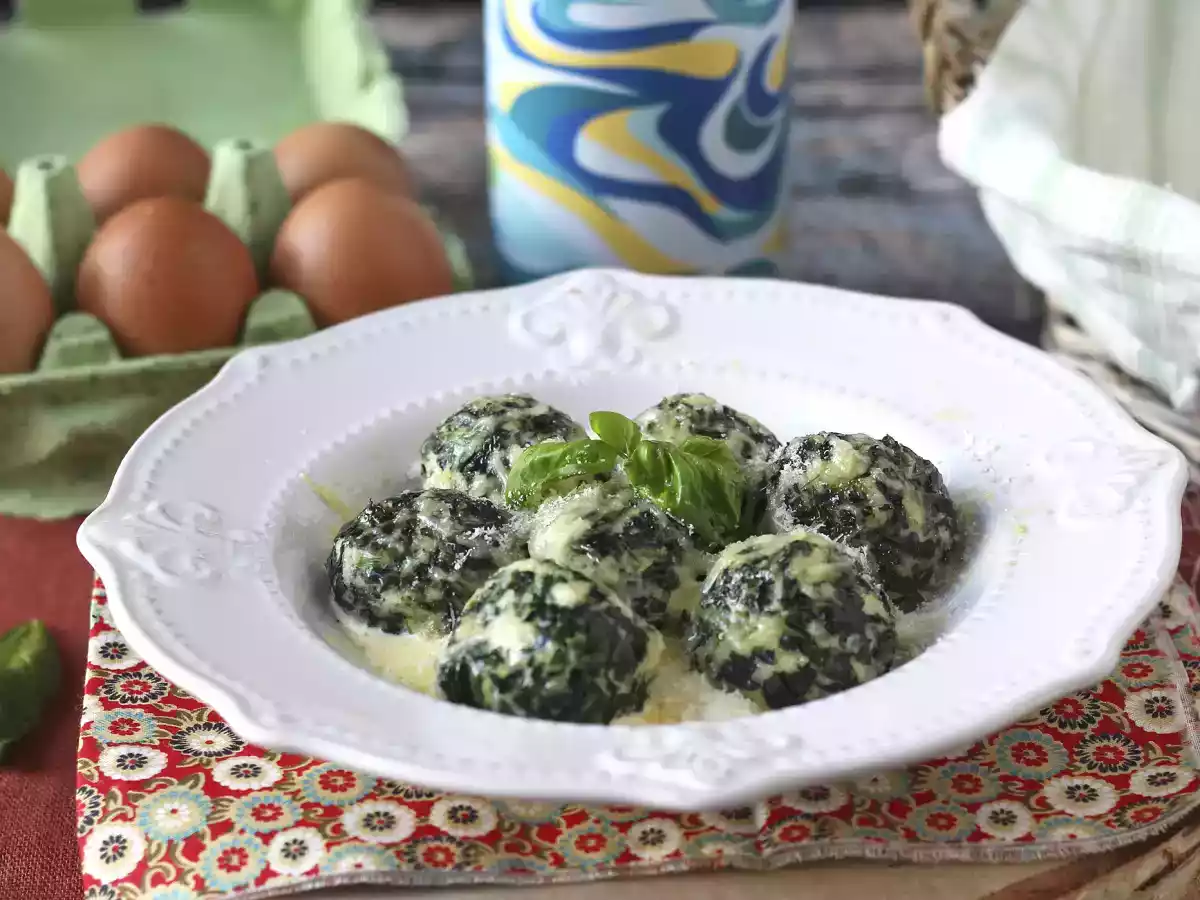 Malfatti ze szpinakiem i ricottą - prosty przepis na domowy makaron bez wyrabiania ciasta