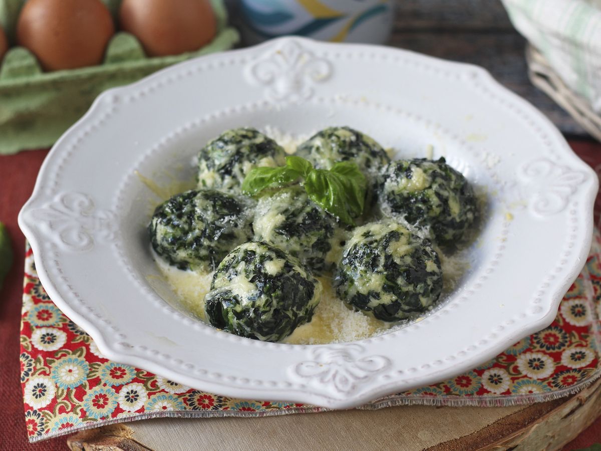 Malfatti ze szpinakiem i ricottą - prosty przepis na domowy makaron bez wyrabiania ciasta - zdjęcie 2