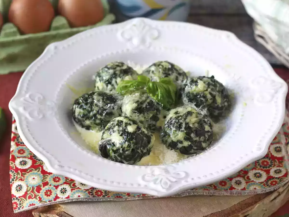 Malfatti ze szpinakiem i ricottą - prosty przepis na domowy makaron bez wyrabiania ciasta - zdjęcie 2