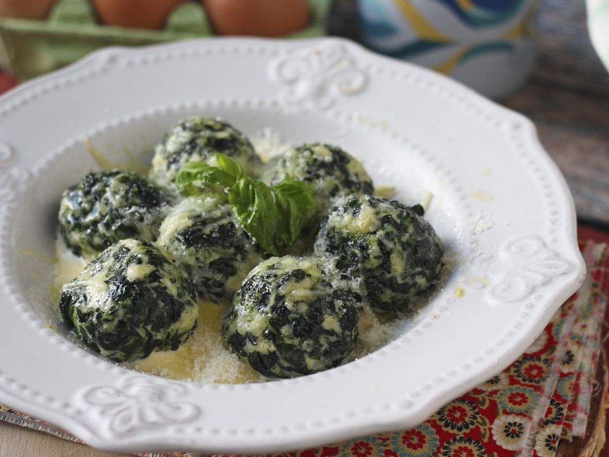 Malfatti ze szpinakiem i ricottą - prosty przepis na domowy makaron bez wyrabiania ciasta - zdjęcie 4