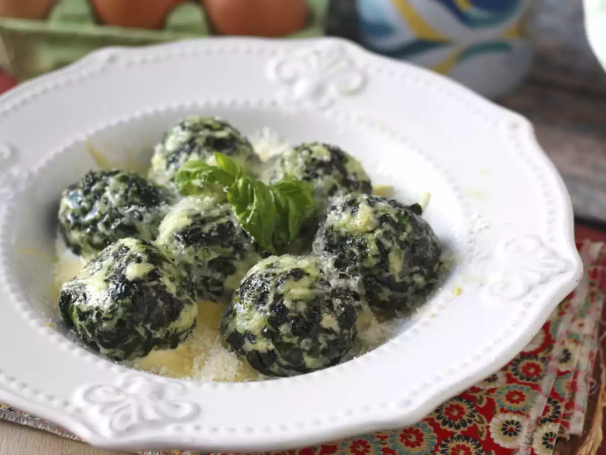 Malfatti ze szpinakiem i ricottą - prosty przepis na domowy makaron bez wyrabiania ciasta - zdjęcie 4