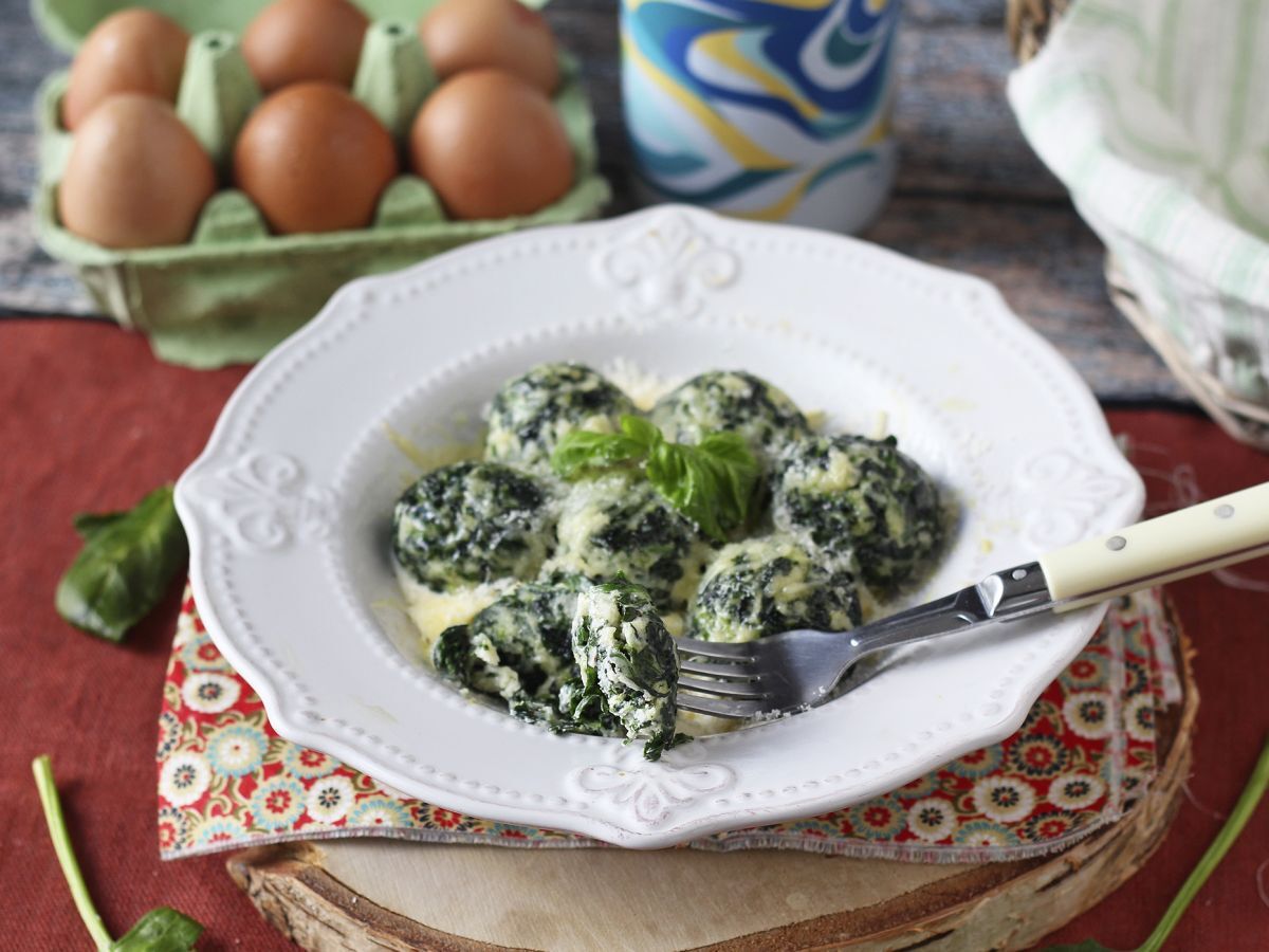 Malfatti ze szpinakiem i ricottą - prosty przepis na domowy makaron bez wyrabiania ciasta - zdjęcie 5