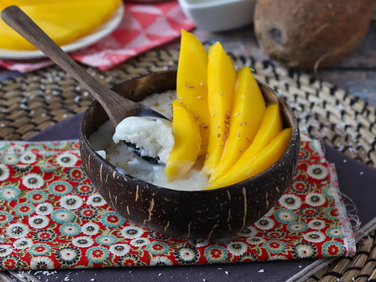 Mango sticky rice – rozgrzewający tajski deser z mango i kleistym ryżem