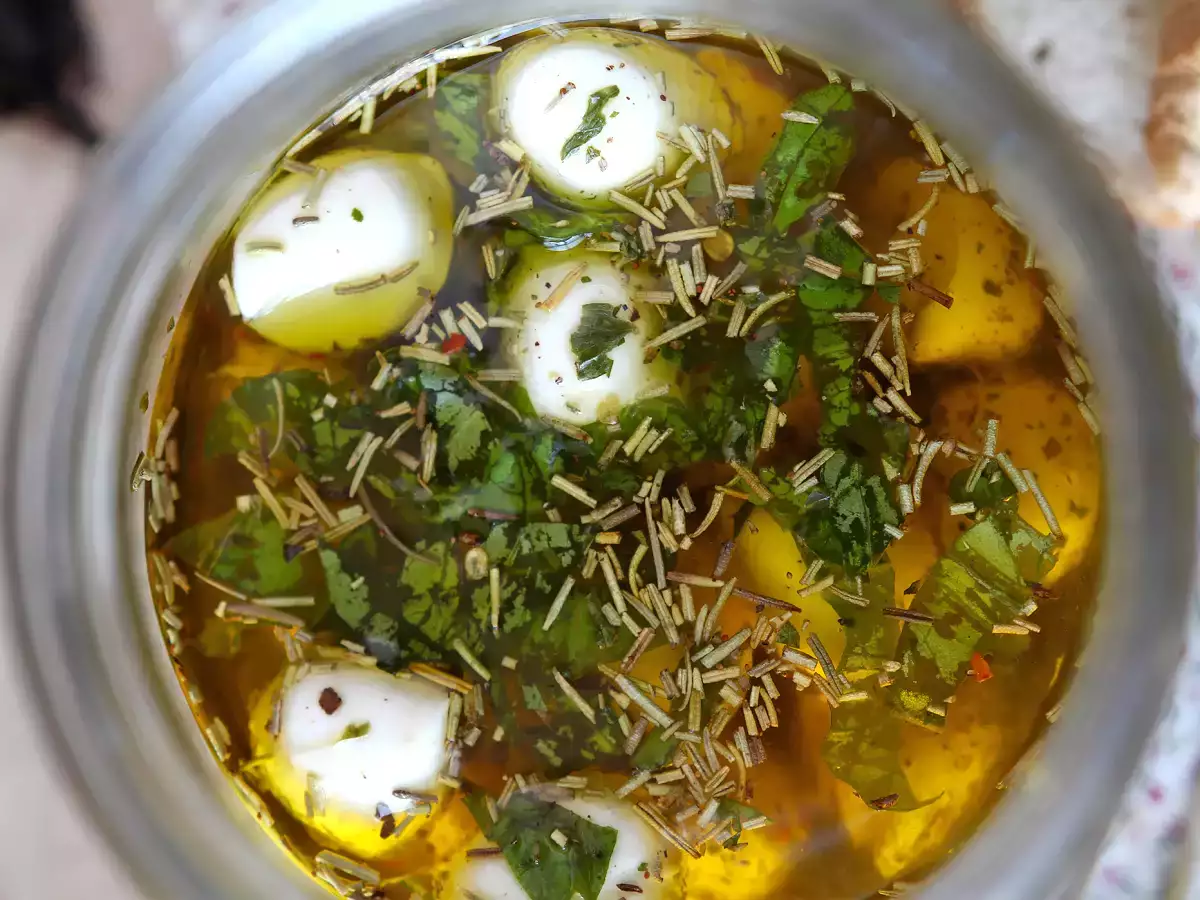 Marynowane kulki mozzarelli na aperitif lub do sałatki! - zdjęcie 4