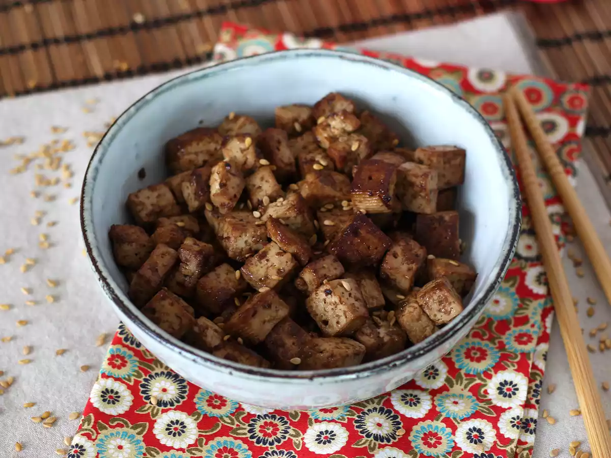 Marynowane tofu o azjatyckich smakach (po tym pokochasz tofu!)