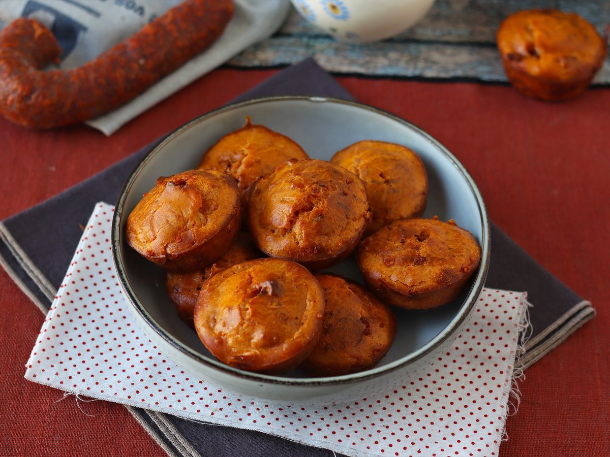 Miękkie i pikantne babeczki z chorizo - zdjęcie 2