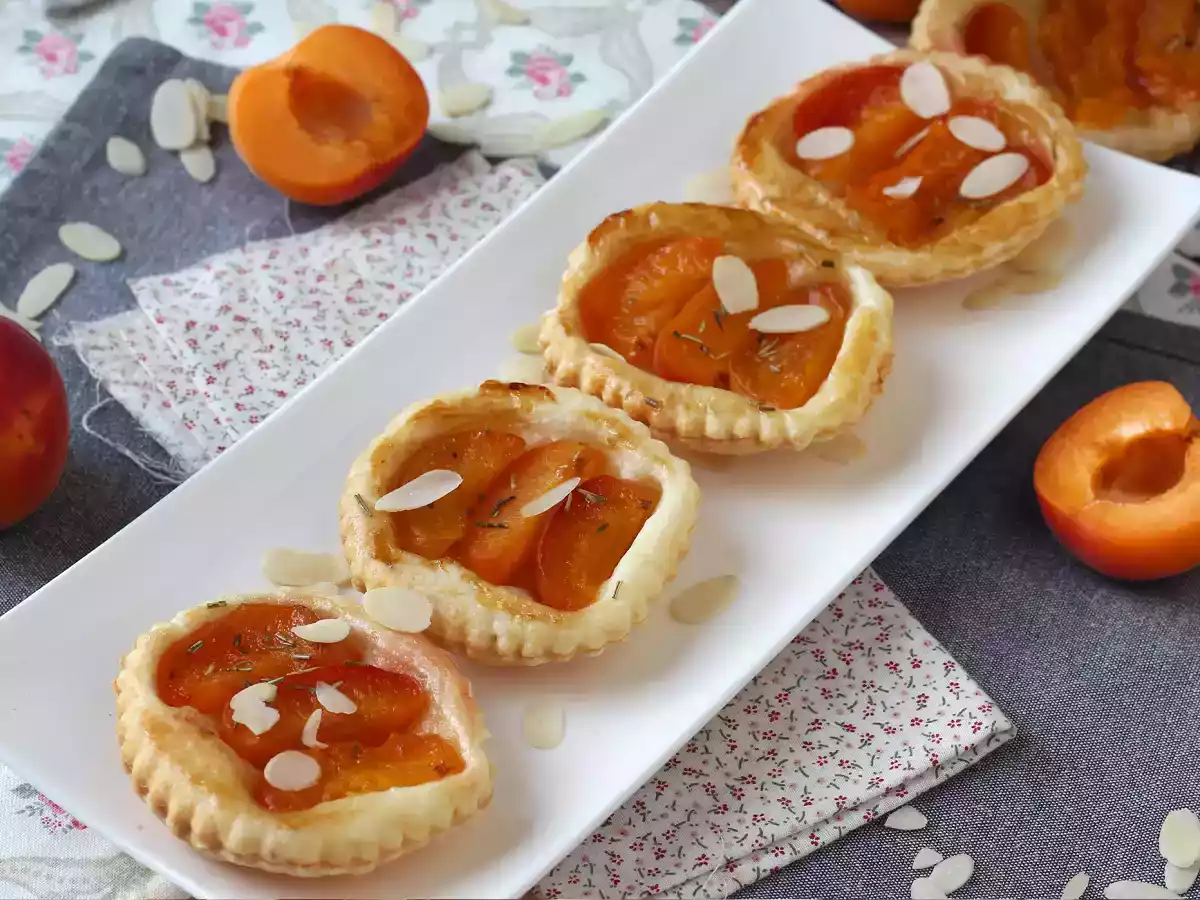 Morelowe tarteletki tatin – szybki deser na przyjęcie!