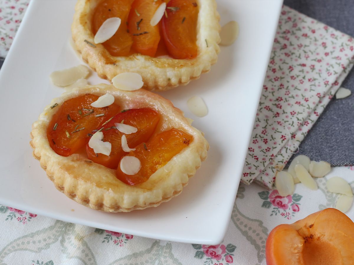 Morelowe tarteletki tatin – szybki deser na przyjęcie! - zdjęcie 2