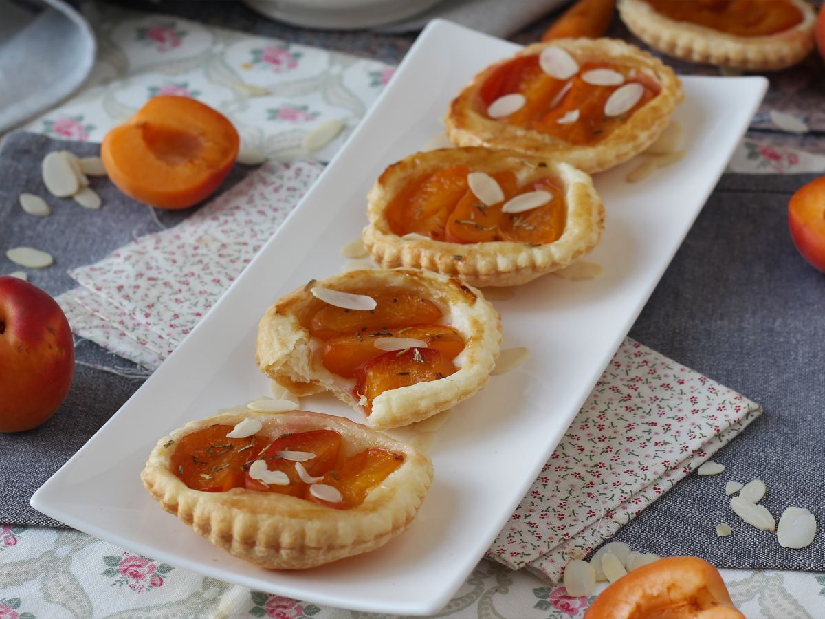 Morelowe tarteletki tatin – szybki deser na przyjęcie! - zdjęcie 7
