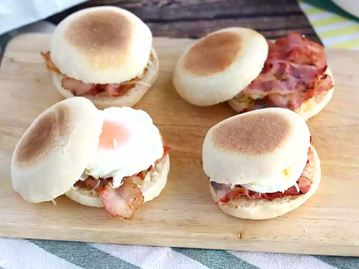 Muffiny angielskie z jajkiem i bekonem - zdjęcie 2