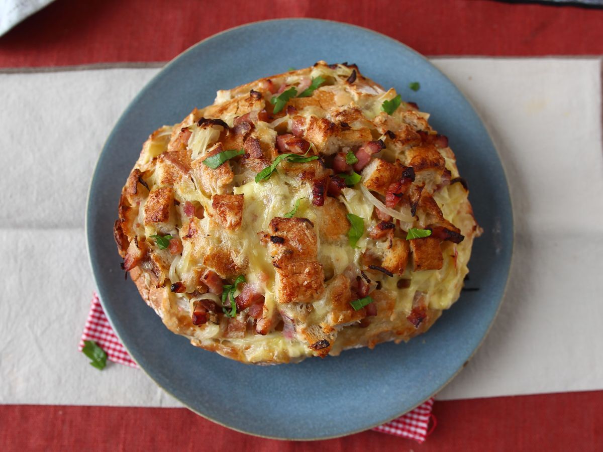 Nadziewany chleb jeżowy w stylu tartiflette - zdjęcie 6