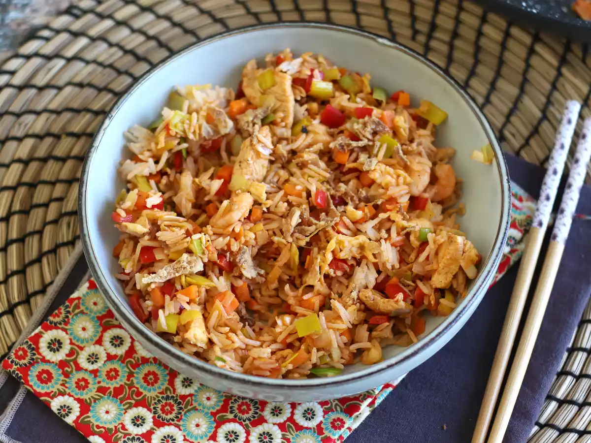 Nasi goreng, indonezyjskie danie z ryżu - zdjęcie 2