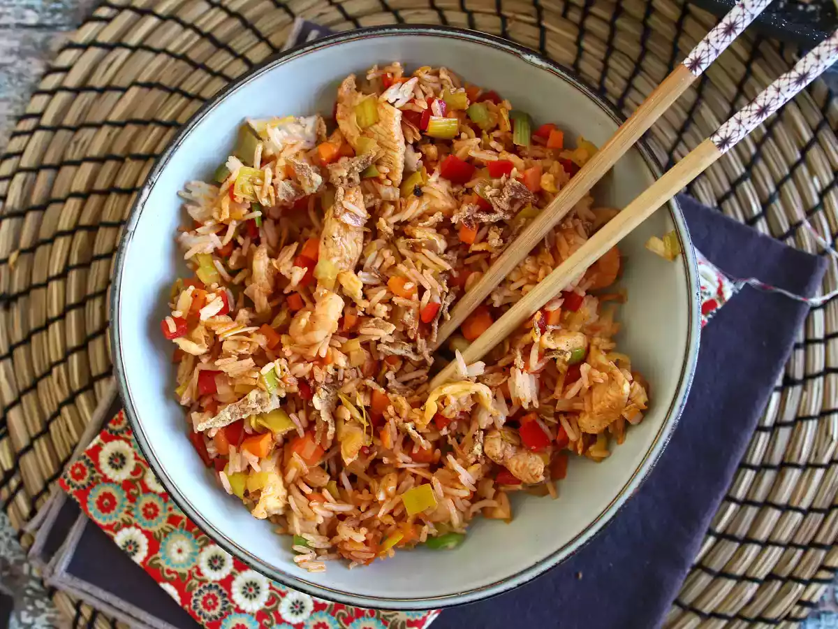 Nasi goreng, indonezyjskie danie z ryżu - zdjęcie 4