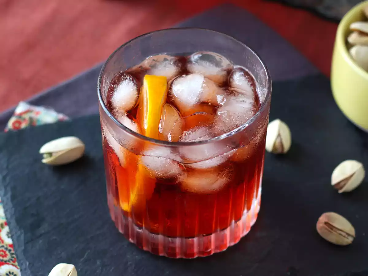 Negroni: przepis z odpowiednimi dawkami do przygotowania w domu - zdjęcie 2