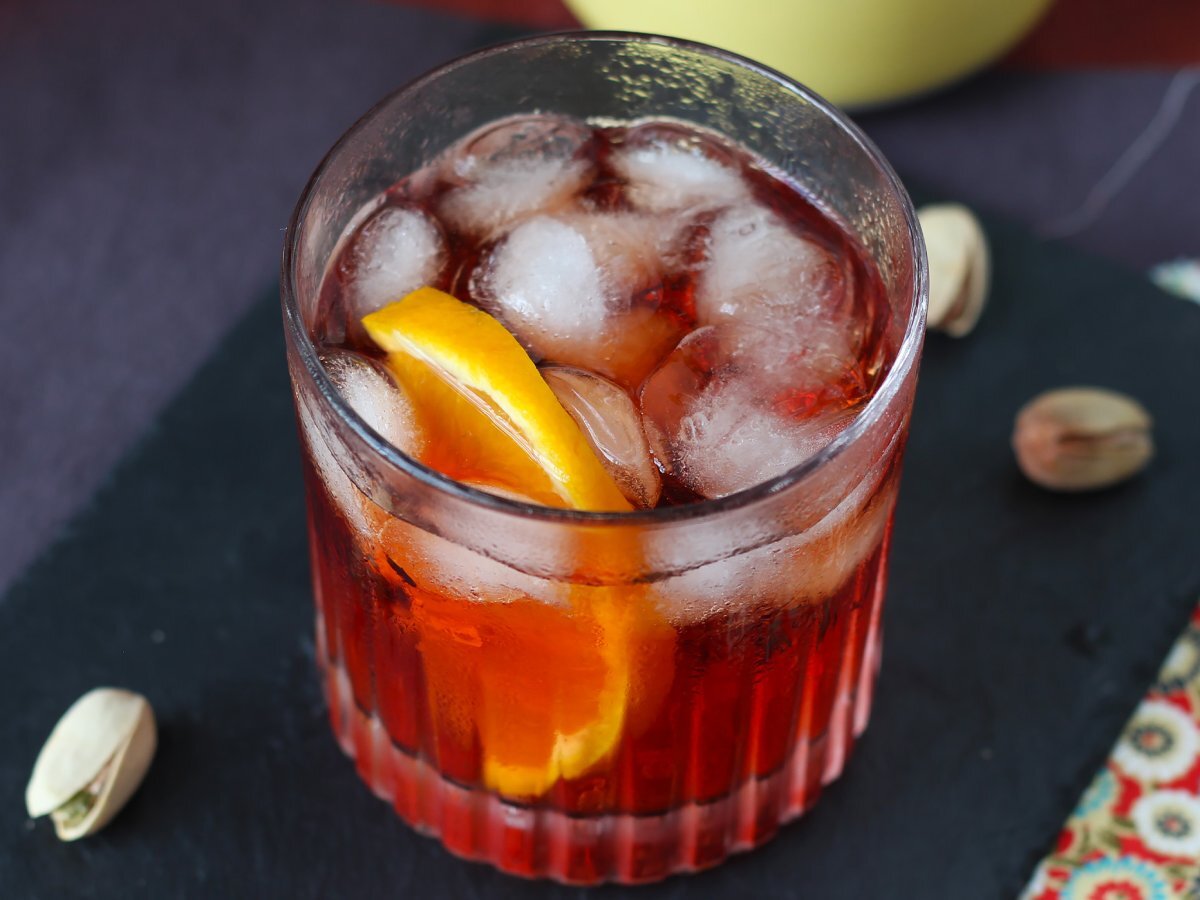 Negroni: przepis z odpowiednimi dawkami do przygotowania w domu - zdjęcie 4