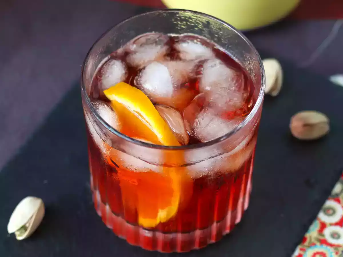 Negroni: przepis z odpowiednimi dawkami do przygotowania w domu - zdjęcie 4